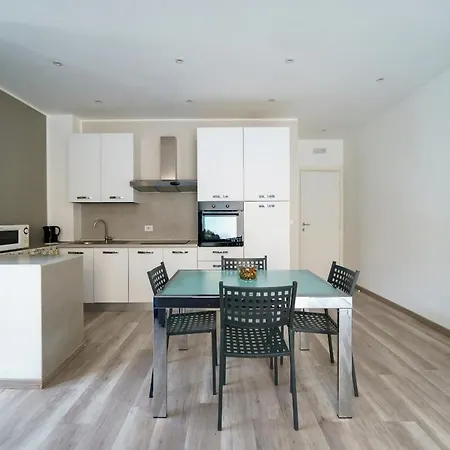 Guest Friends Apartment